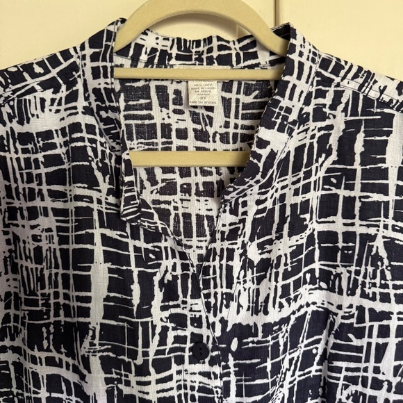 Tweeds Navy White Abstract Print 100% Linen Button Down Blouse Plus Size 3X - Picture 3 of 11